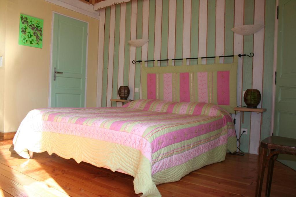 Chambres D'Hotes La Cime Beaujolaise Poule-les-Echarmeaux Room photo