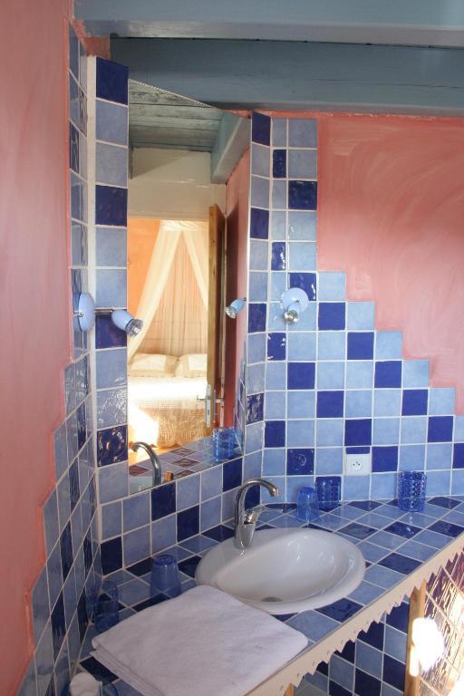 Chambres D'Hotes La Cime Beaujolaise Poule-les-Echarmeaux Room photo